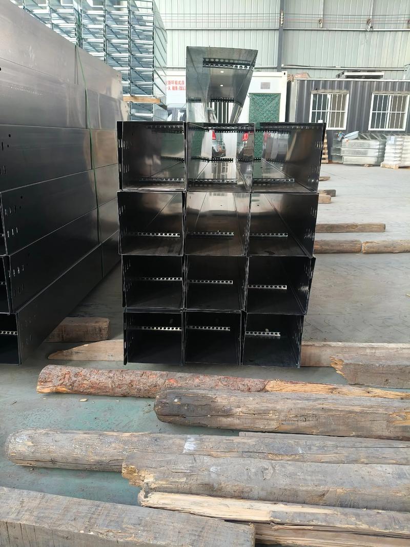 電纜橋架 2米槽式橋架在豎井及防火母線槽中的應用與選型